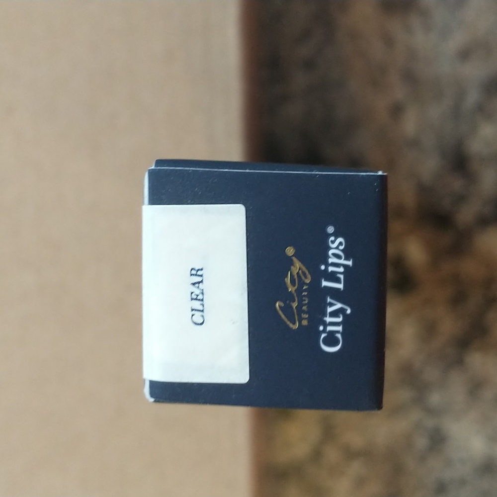 City Lips Plumping Lip Gloss - Elegant Clear. 💋🔥💋🔥 - Picture 6 of 6